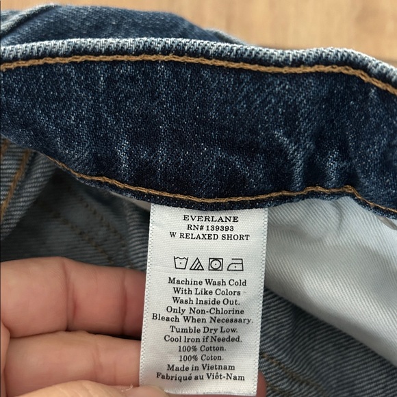 EVERLANE Relaxed Short - 100% Cotton Denim - Picture 4 of 9